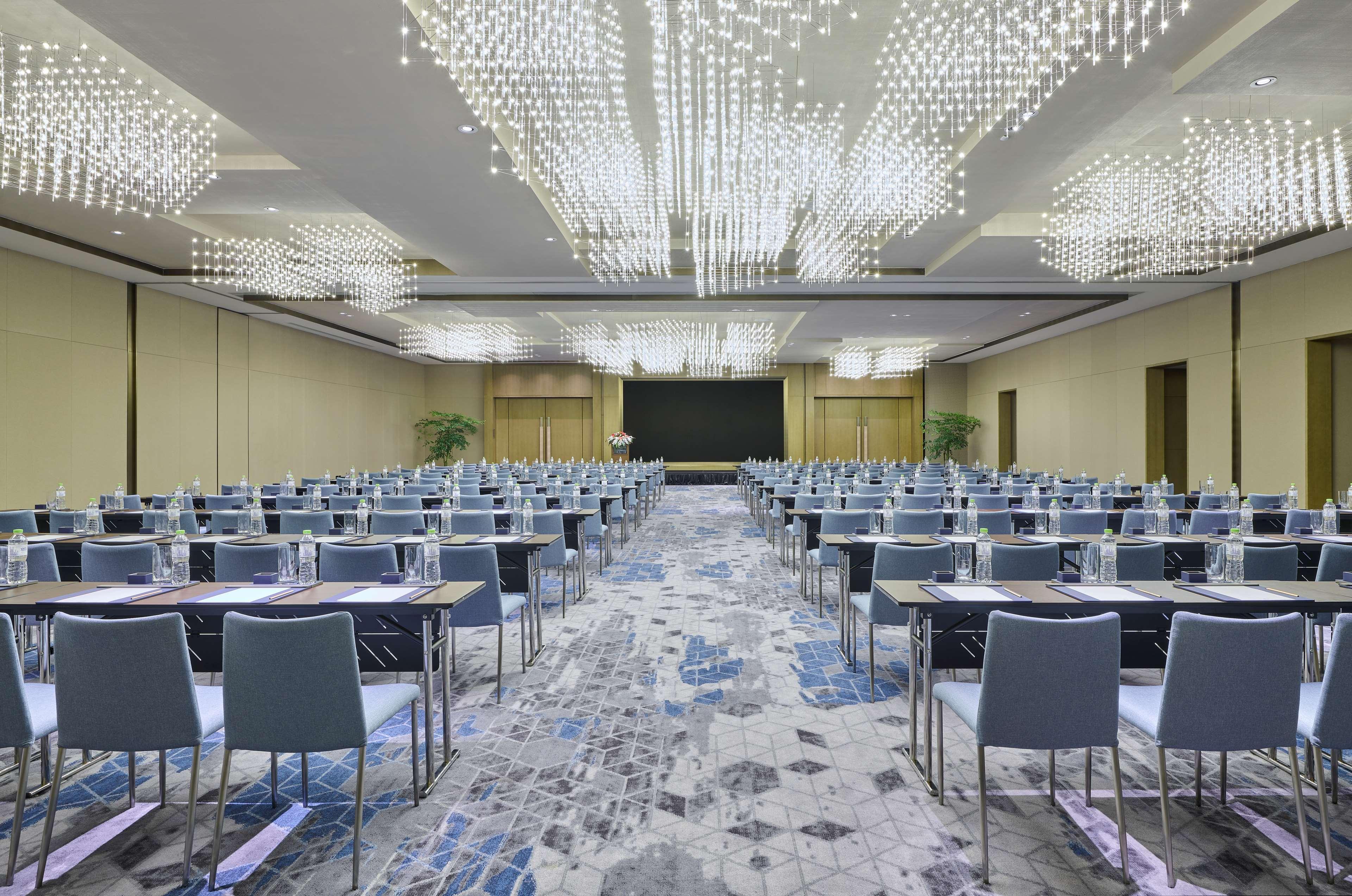 Hilton Chongqing Liangjiang New Area Hotel Exterior photo